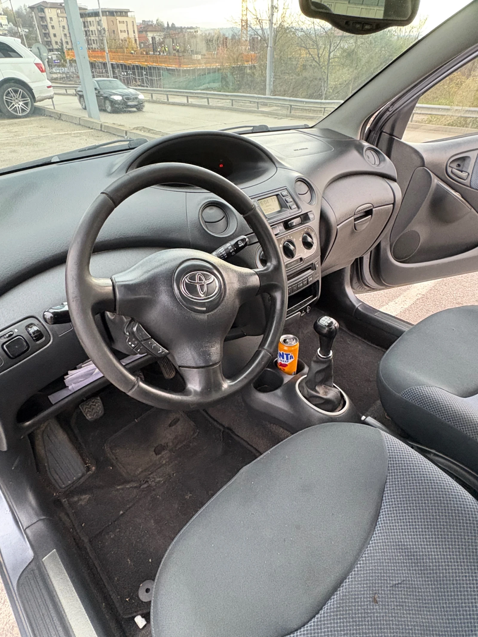 Toyota Yaris 1.0i 16V .2005g - изображение 8