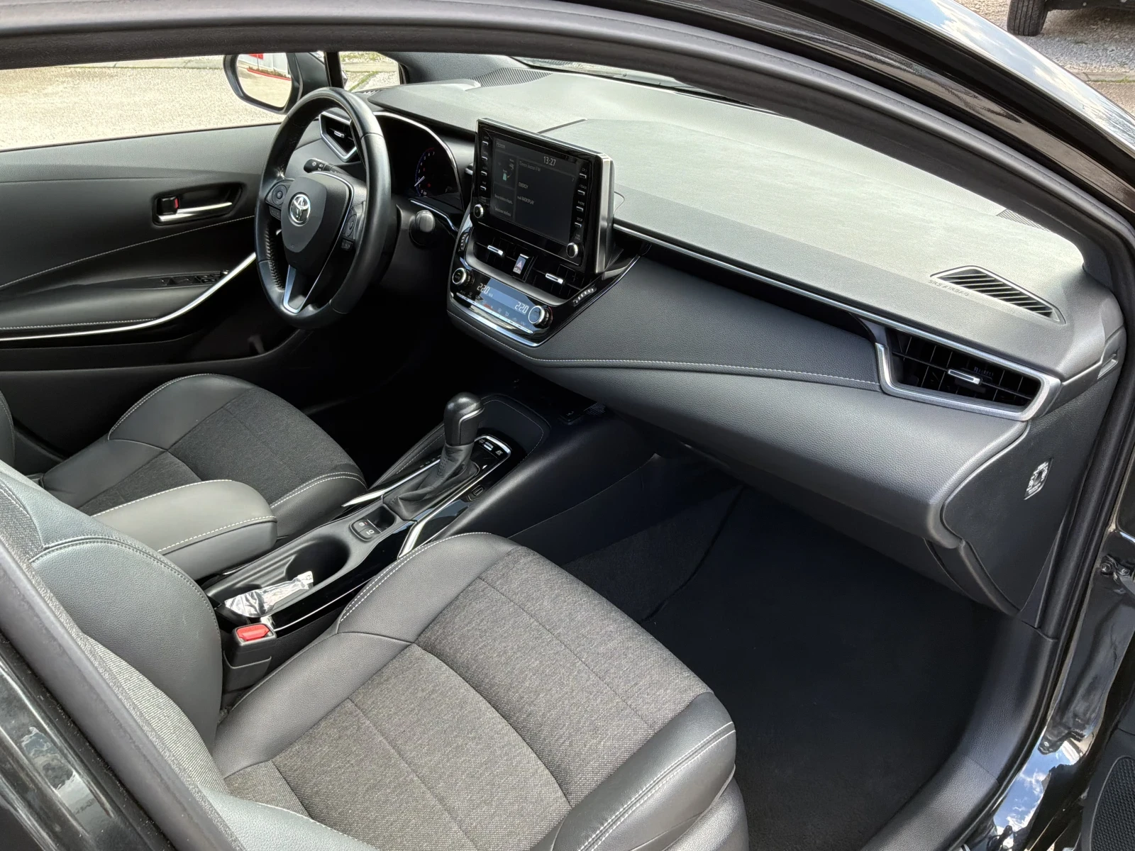 Toyota Corolla 1.8h.122k.�. Luxury � �������� | Mobile.bg � ����������� 14