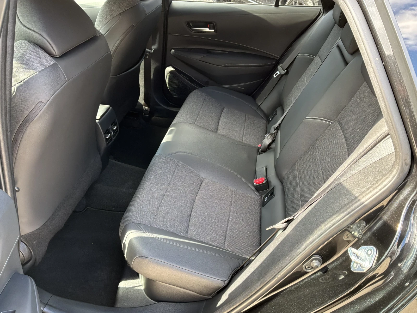 Toyota Corolla 1.8h.122k.�. Luxury � �������� | Mobile.bg � ����������� 11