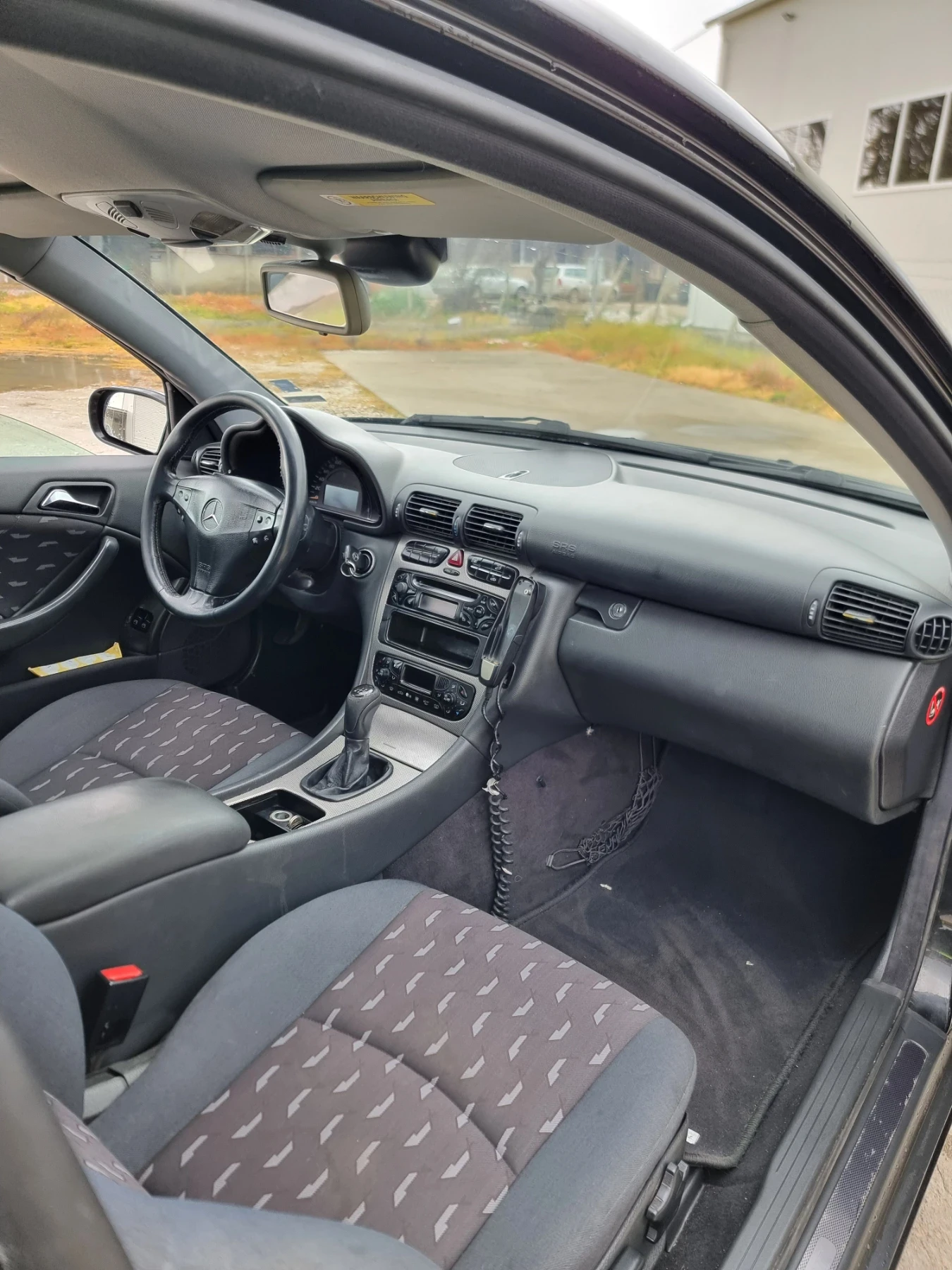 Mercedes-Benz C 180 1.8 Kompresor, снимка 8 - Автомобили и джипове - 54007151