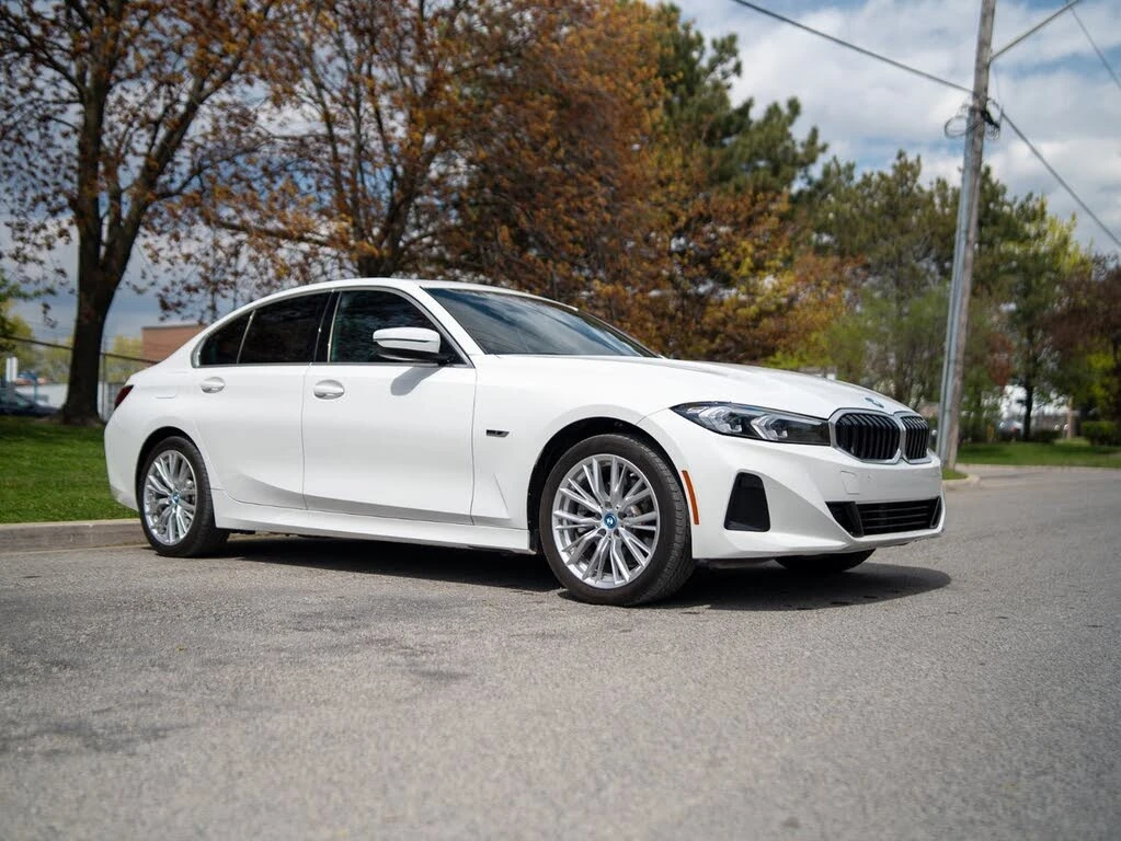 BMW 330 e Hybrid Plug-in xDrive AWD, снимка 2 - Автомобили и джипове - 54557977