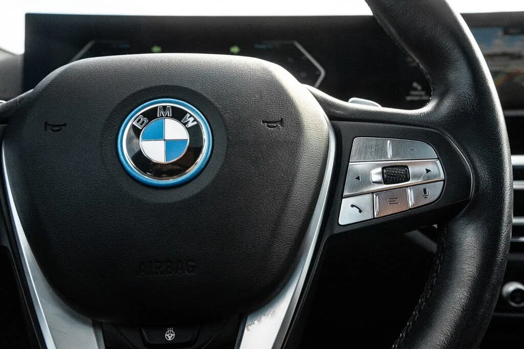 BMW 330 e Hybrid Plug-in xDrive AWD, снимка 14 - Автомобили и джипове - 54557977