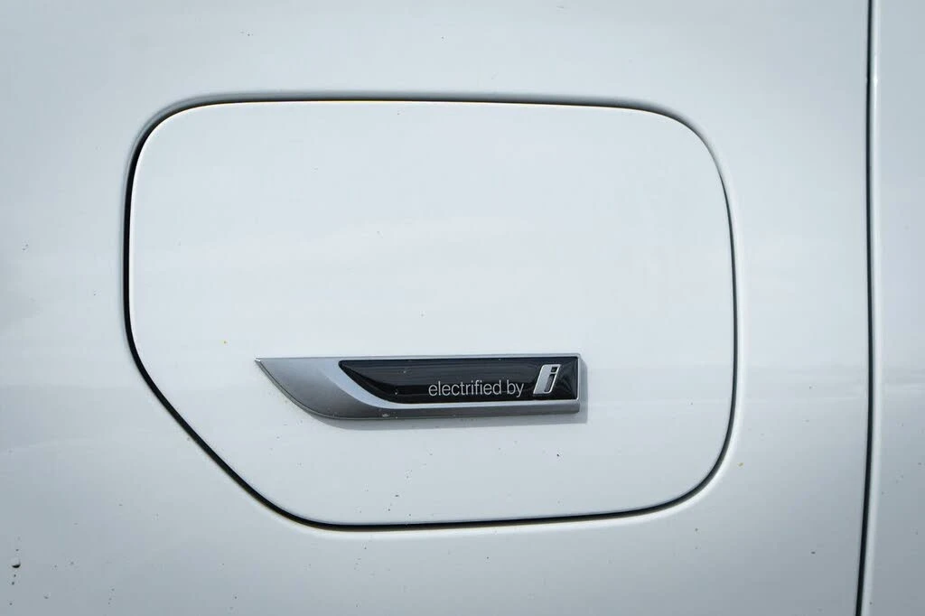 BMW 330 e Hybrid Plug-in xDrive AWD, снимка 8 - Автомобили и джипове - 54557977