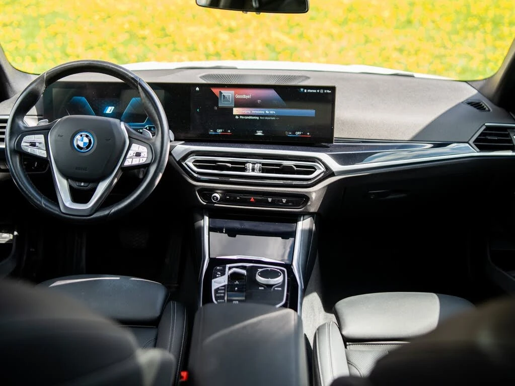 BMW 330 e Hybrid Plug-in xDrive AWD, снимка 9 - Автомобили и джипове - 54557977