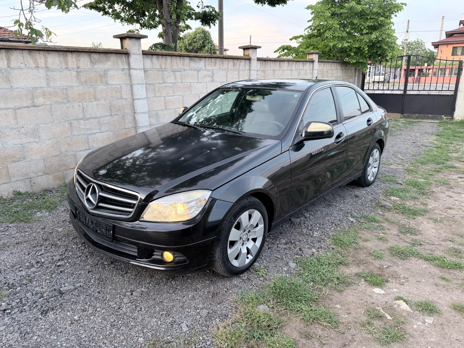 Mercedes-Benz C 220, снимка 2 - Автомобили и джипове - 54767959