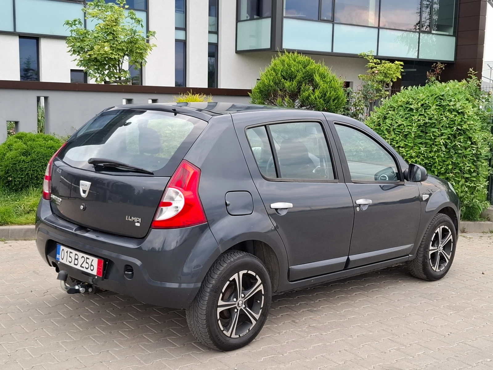 Dacia Sandero 1.4i* (75кс)* * * КЛИМАТИК* HOB BHOC* * , снимка 2 - Автомобили и джипове - 54803326