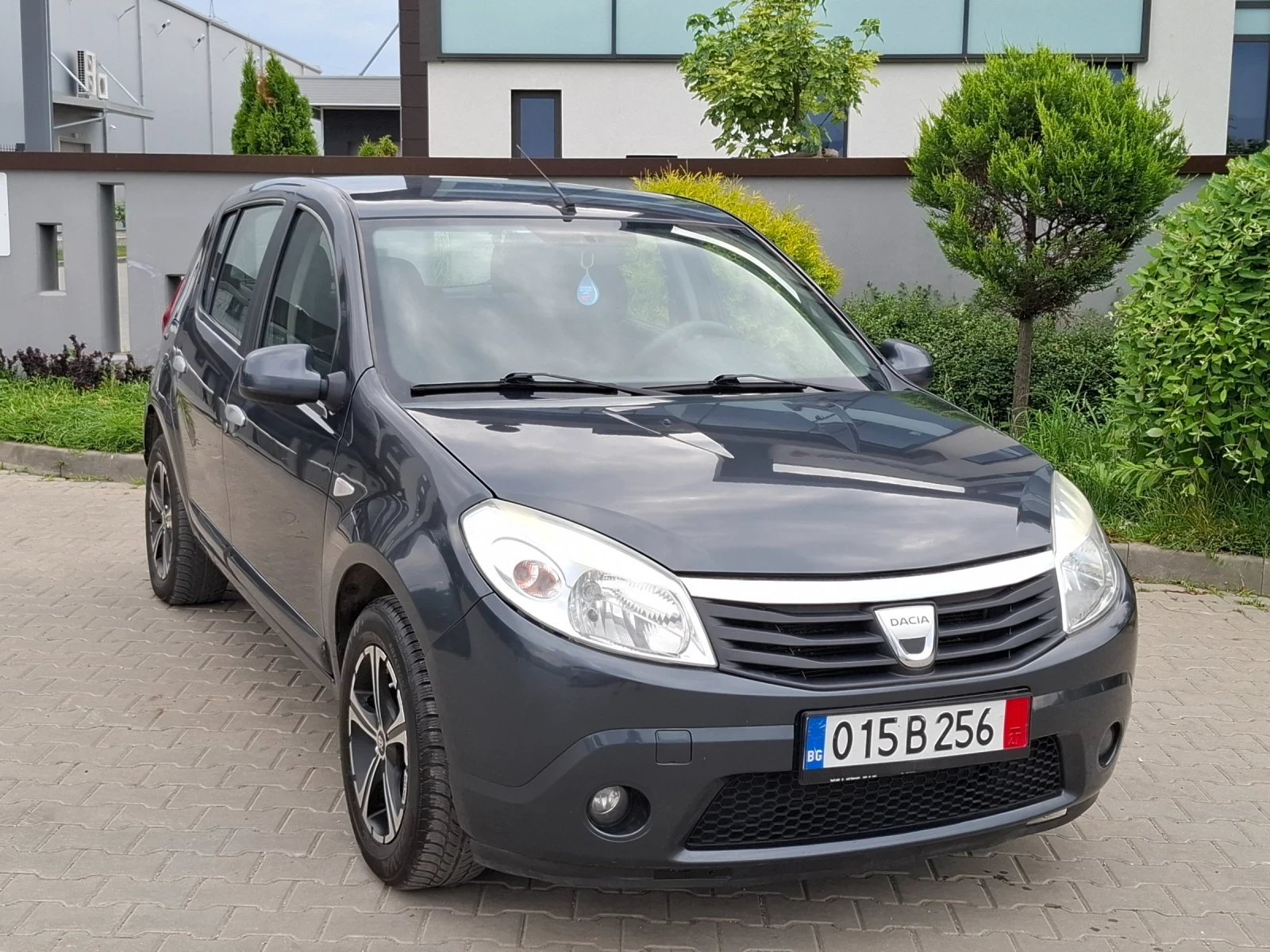 Dacia Sandero 1.4i* (75кс)* * * КЛИМАТИК* HOB BHOC* * 