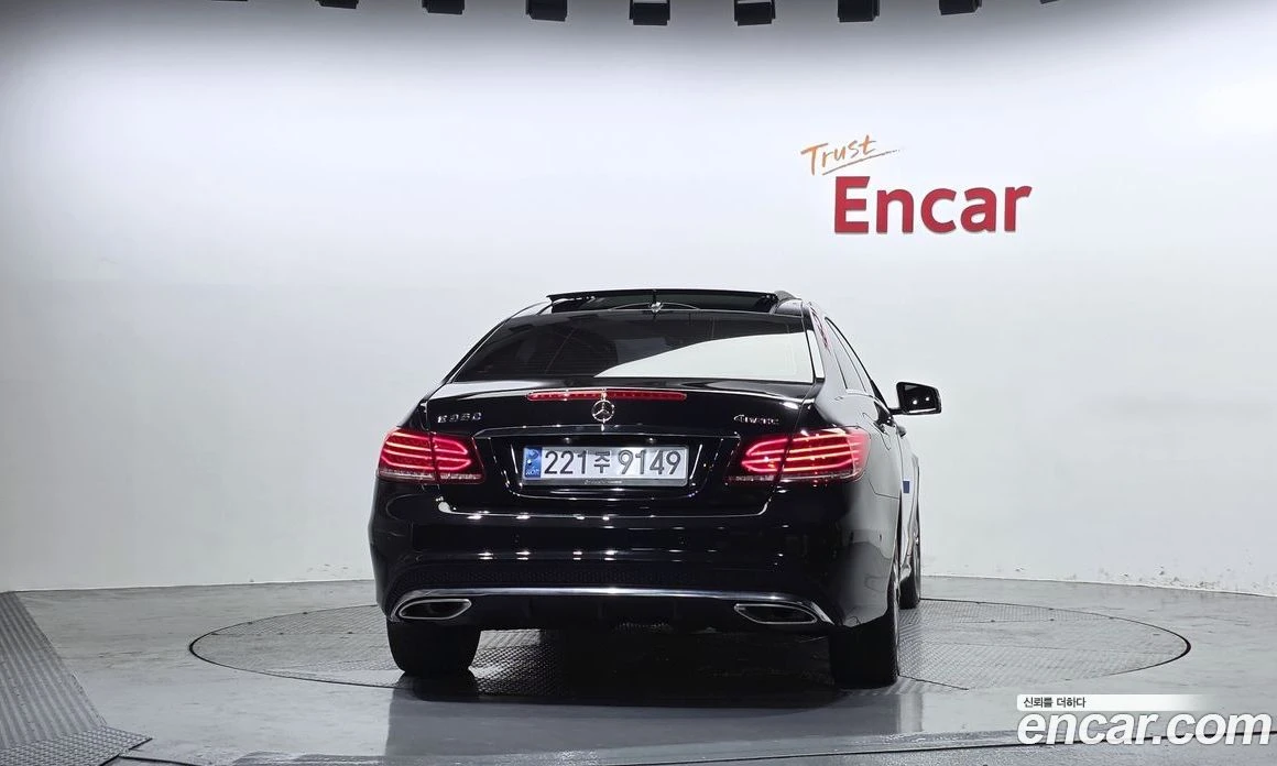 Mercedes-Benz E 200 Coupe, снимка 4 - Автомобили и джипове - 55794786
