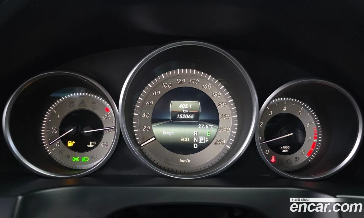Mercedes-Benz E 200 Coupe, снимка 8 - Автомобили и джипове - 55794786