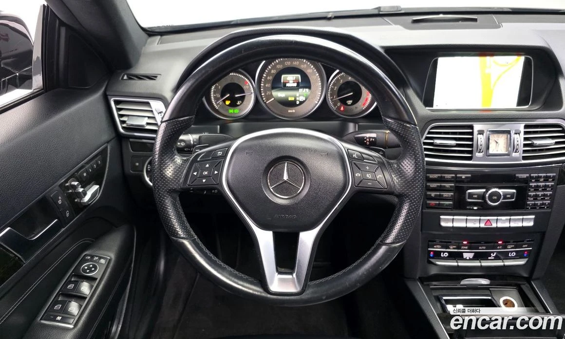 Mercedes-Benz E 200 Coupe, снимка 13 - Автомобили и джипове - 55794786