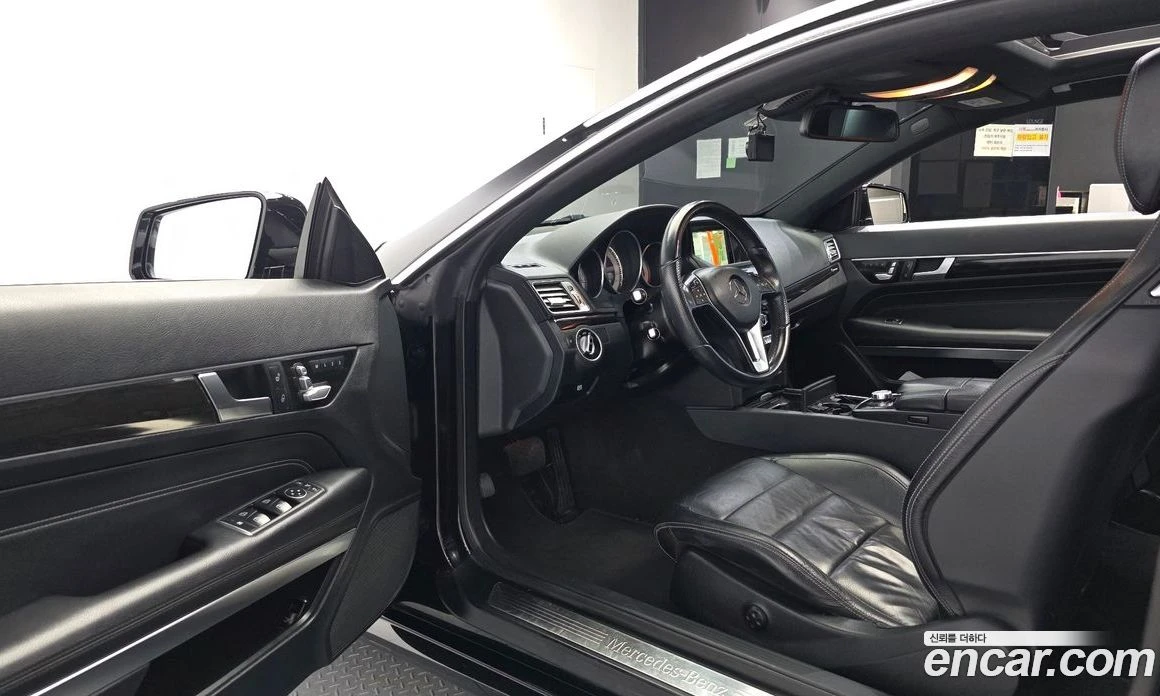 Mercedes-Benz E 200 Coupe, снимка 10 - Автомобили и джипове - 55794786