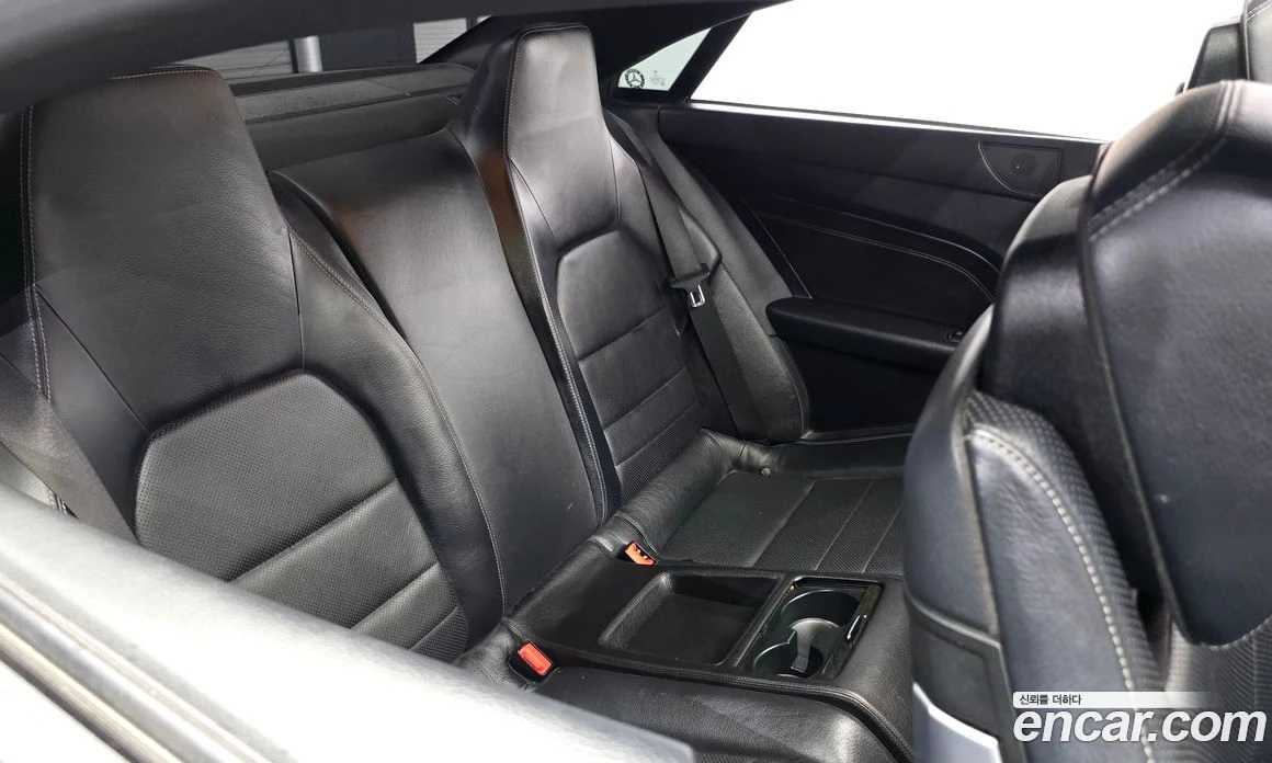 Mercedes-Benz E 200 Coupe, снимка 11 - Автомобили и джипове - 55794786