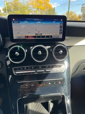 Mercedes-Benz GLC 300 e Plug-in Hybrid/ 1ви собственик/ фактура с ДДС, снимка 11