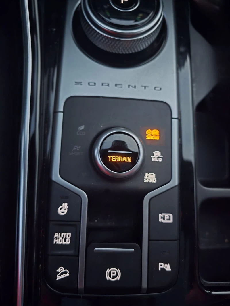 Kia Sorento Platinum 4WD Гаранция 2028, снимка 16 - Автомобили и джипове - 52530502