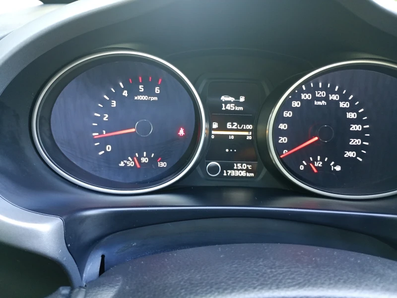 Kia Sportage, снимка 6 - Автомобили и джипове - 52287494