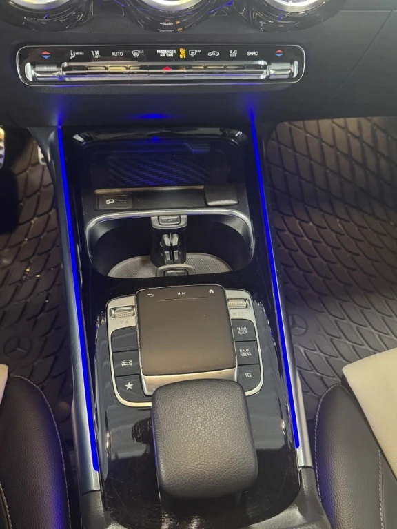 Mercedes-Benz GLB 250 4MATIC, снимка 11 - Автомобили и джипове - 54779669