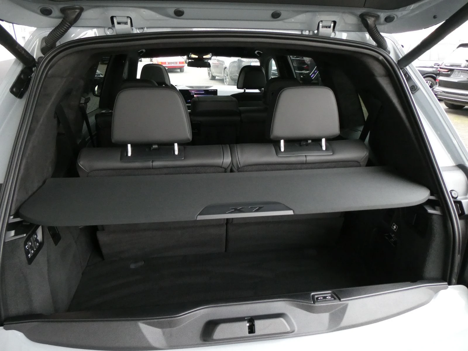 BMW X7 40d/ xDrive/ FACELIFT/ M-SPORT/ PANO/ HEAD UP/ CAM | Mobile.bg   15