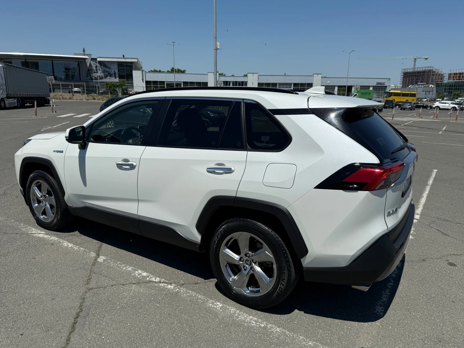 Toyota Rav4 LUXURY  Hybrid  - изображение 4