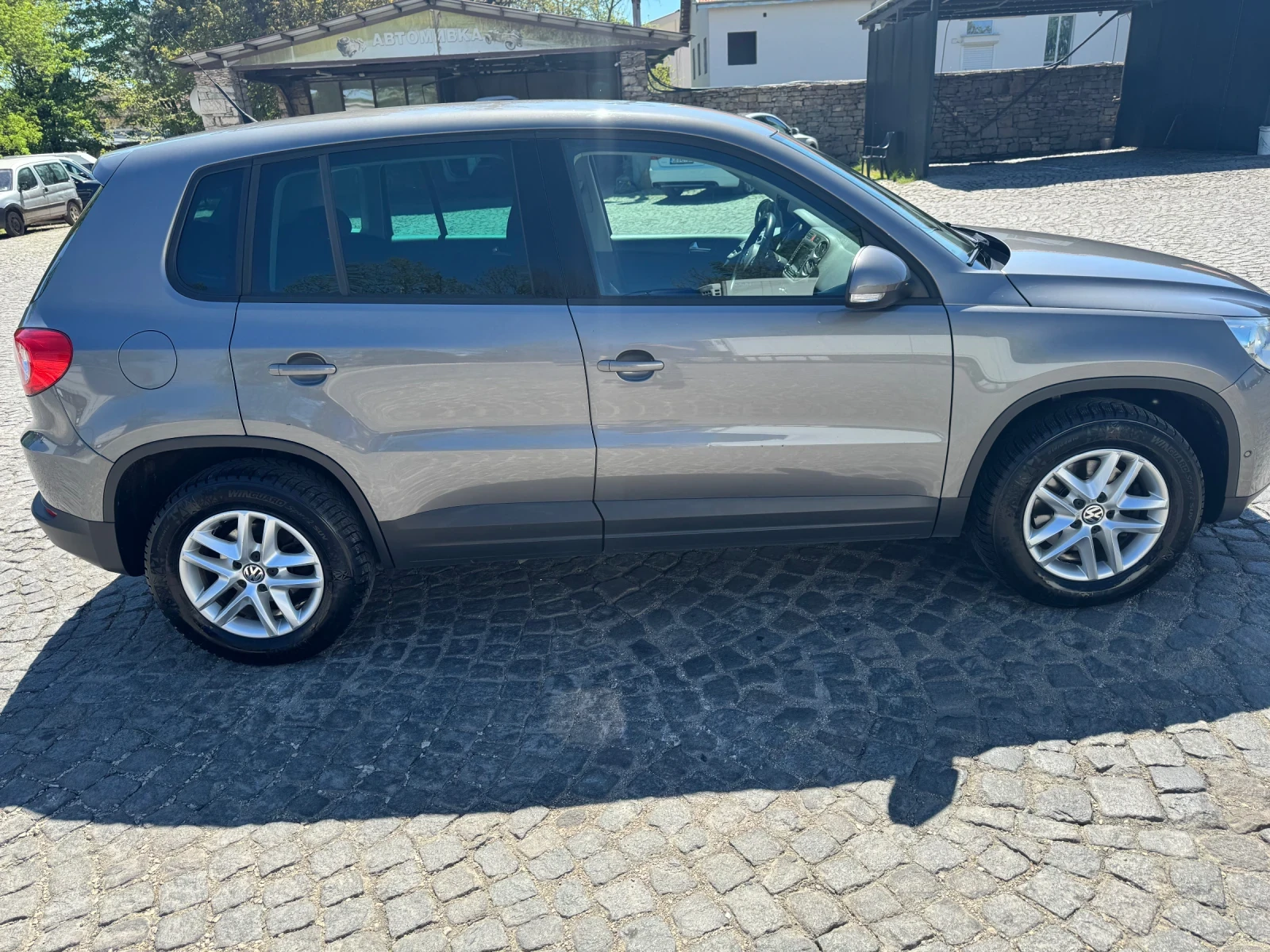 VW Tiguan 2.0TDI 140HP 6 СКОРОСТИ, снимка 8 - Автомобили и джипове - 54320844