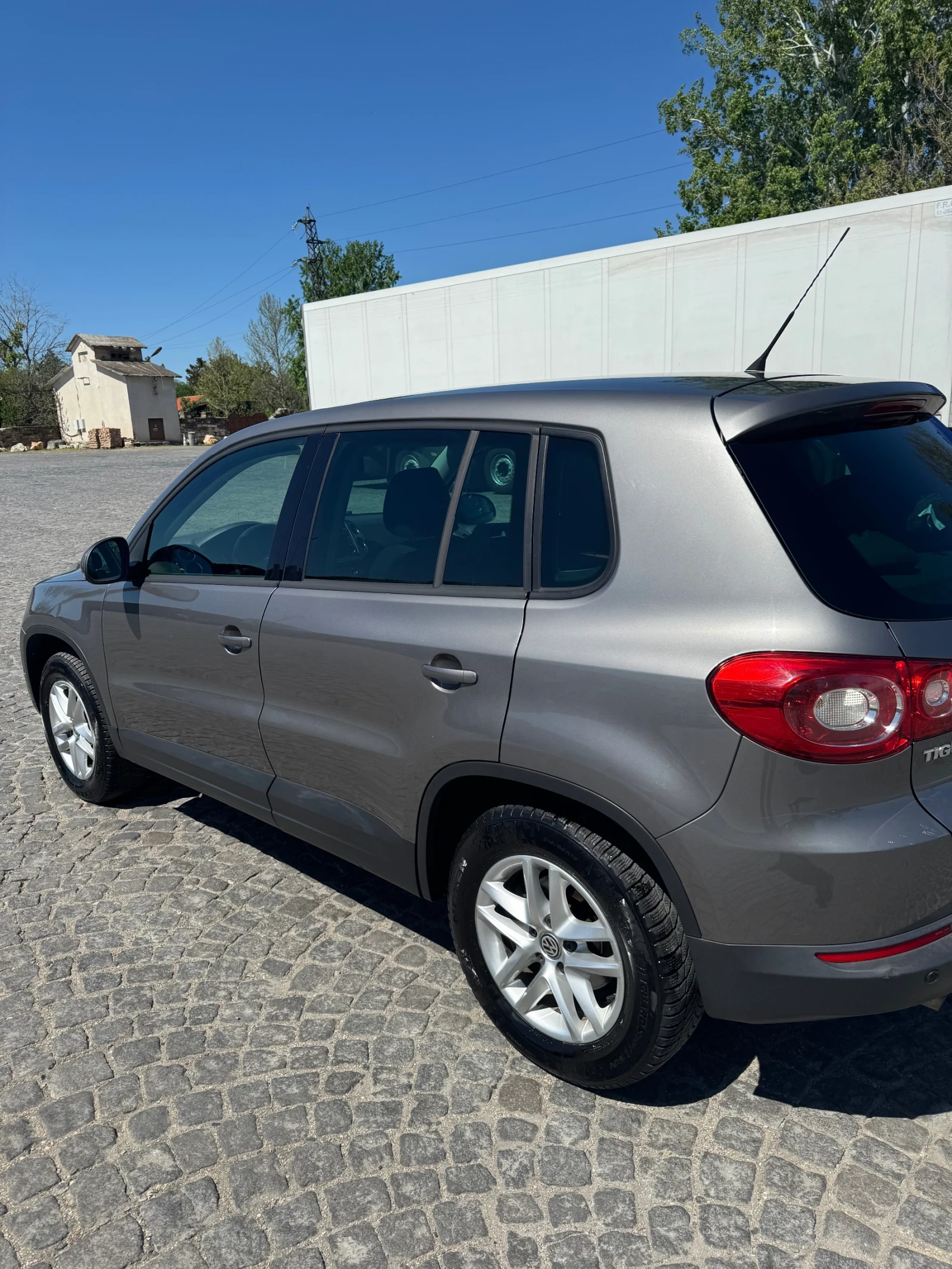 VW Tiguan 2.0TDI 140HP 6 СКОРОСТИ, снимка 5 - Автомобили и джипове - 54320844