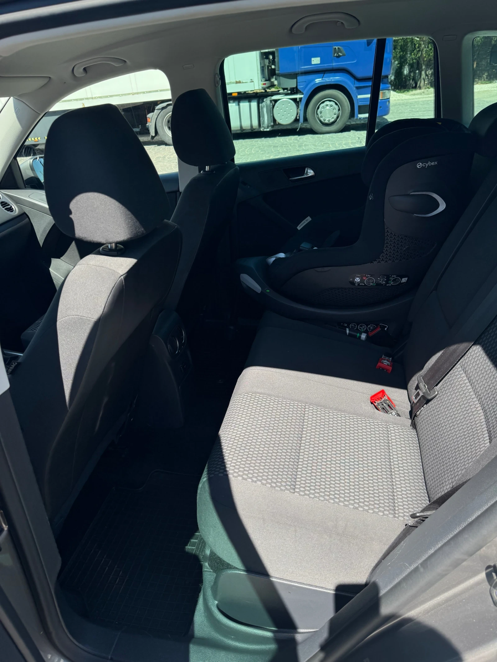 VW Tiguan 2.0TDI 140HP 6 СКОРОСТИ, снимка 12 - Автомобили и джипове - 54320844