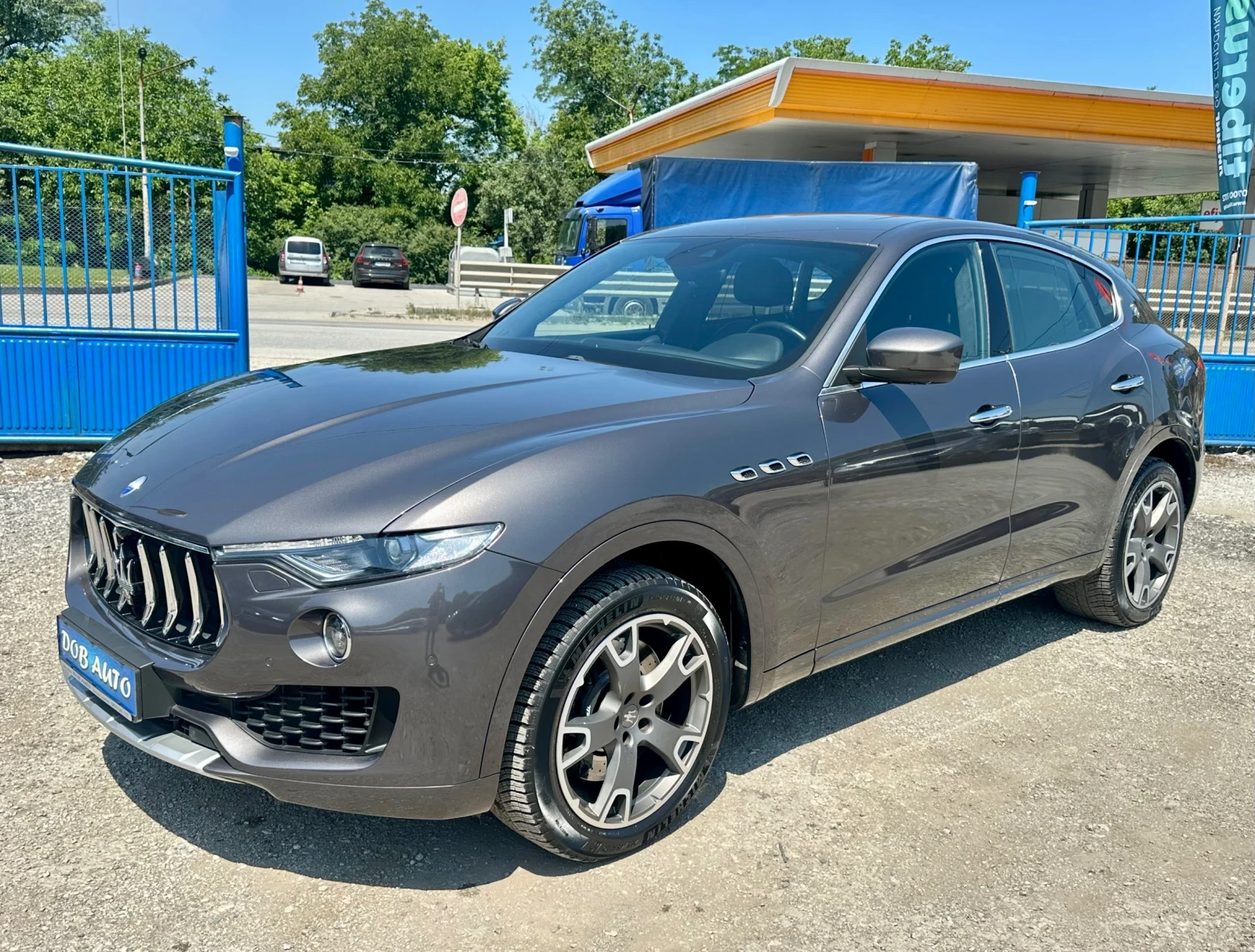 Maserati Levante SQ4-3.0i-4X4-CAM-360 -CARPLАY-ОБДУХВАНЕ, снимка 3 - Автомобили и джипове - 54956392