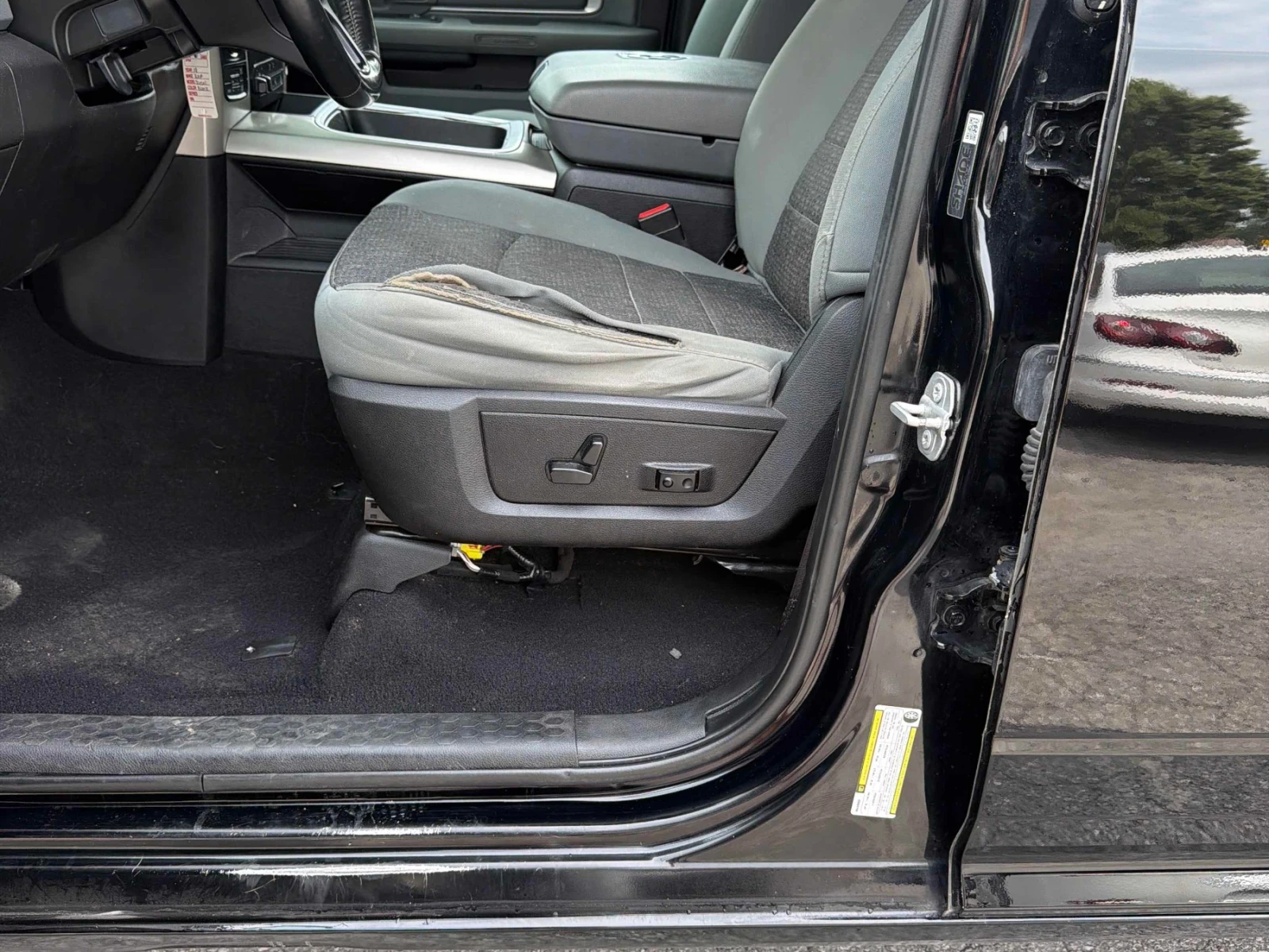 Dodge RAM 1500 SLT /ECODIESEL / PODGREV / KEYLESS / CARFAX, снимка 6 - Автомобили и джипове - 55417498