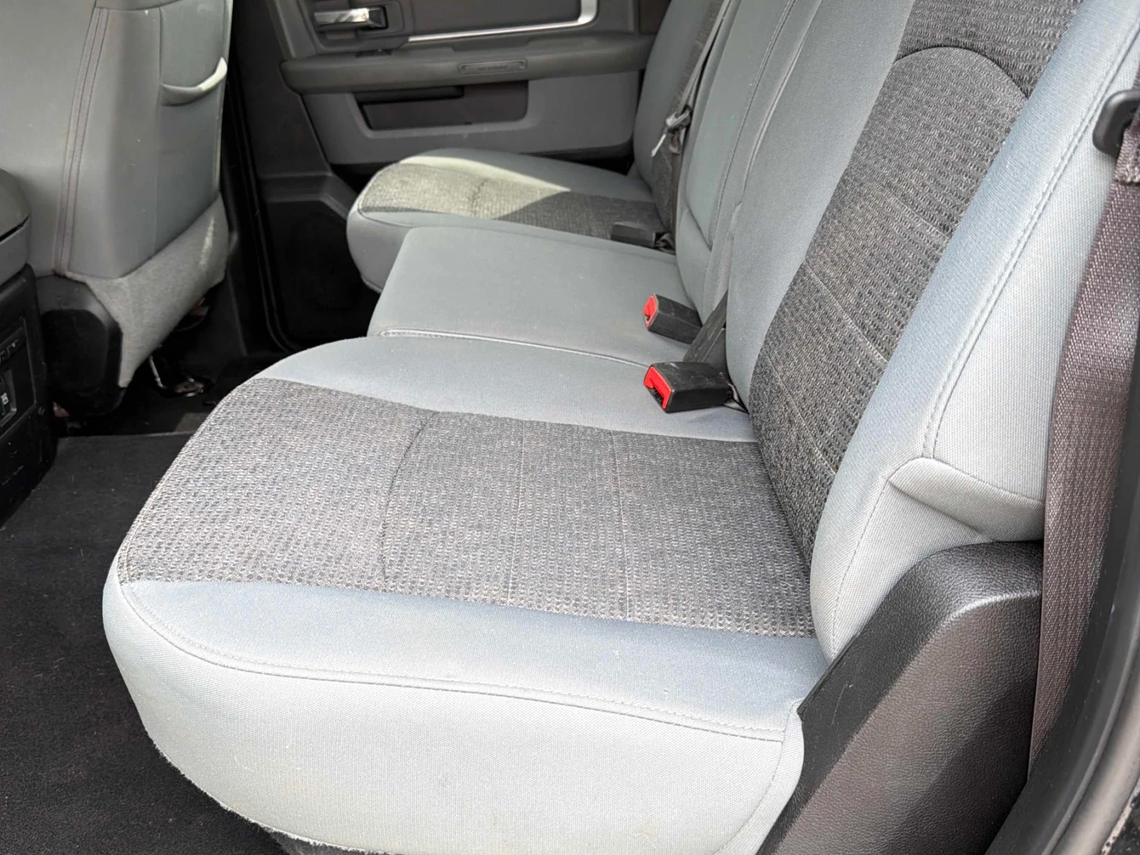 Dodge RAM 1500 SLT /ECODIESEL / PODGREV / KEYLESS / CARFAX, снимка 10 - Автомобили и джипове - 55417498