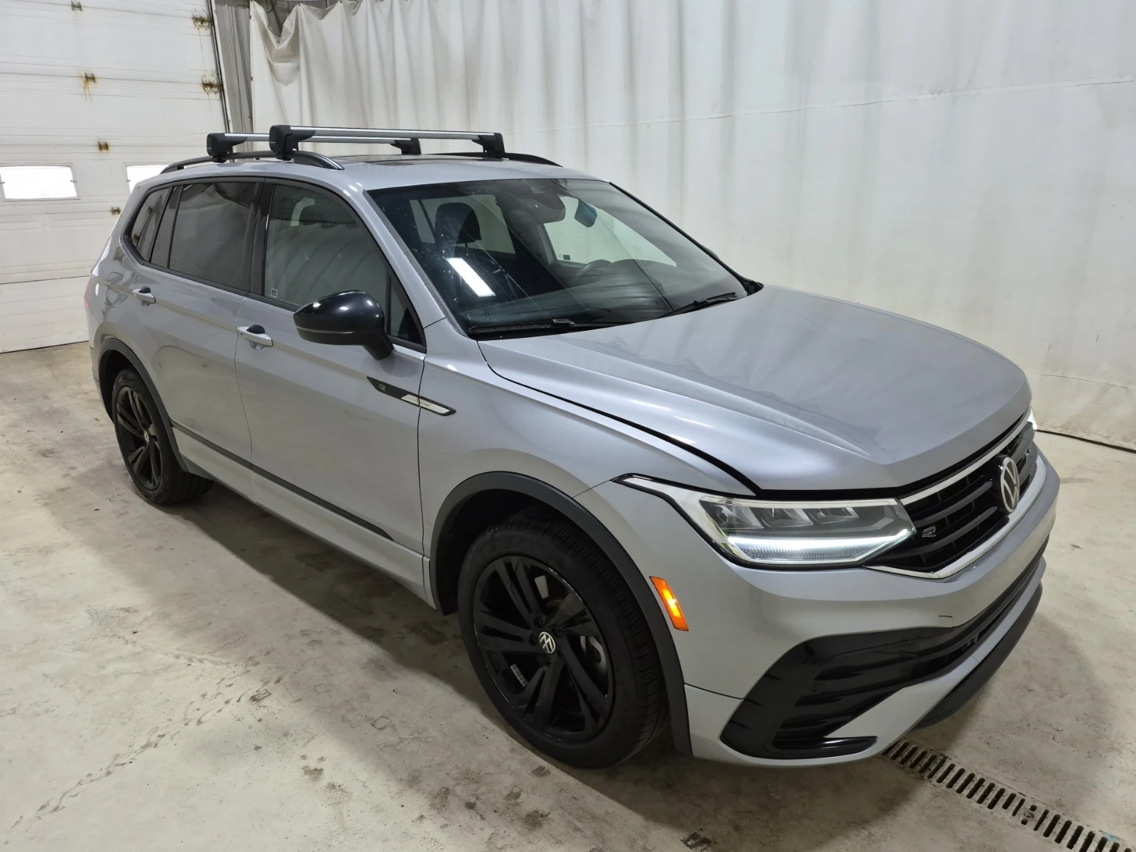VW Tiguan COMFORTLINE R-LINE BLACK EDITION /  ПАНО / ПРОГНОЗ, снимка 2 - Автомобили и джипове - 55646826