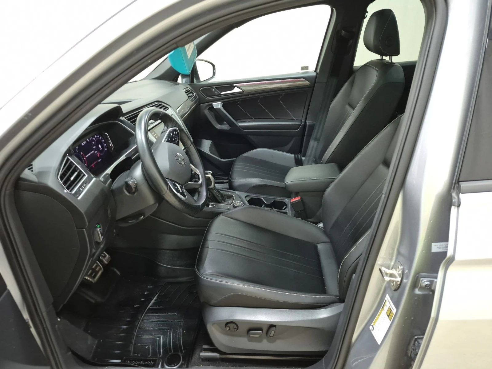 VW Tiguan COMFORTLINE R-LINE BLACK EDITION /  ПАНО / ПРОГНОЗ, снимка 11 - Автомобили и джипове - 55646826