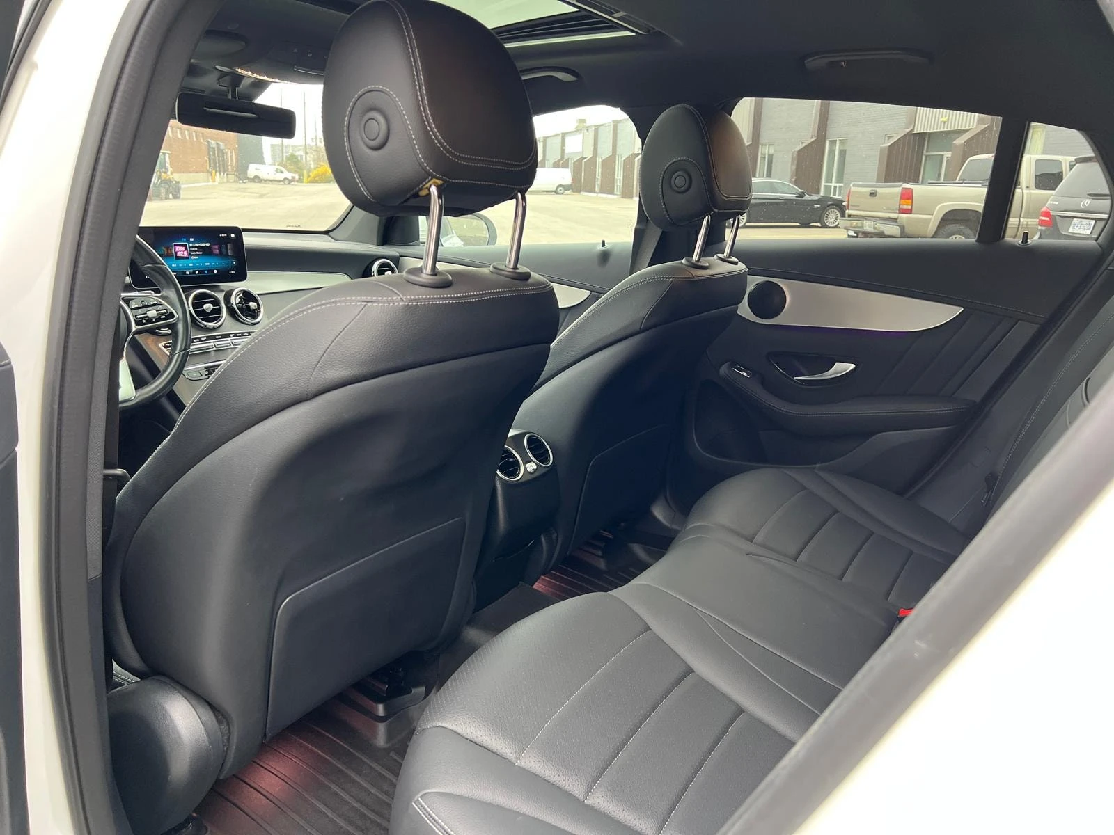 Mercedes-Benz GLC * 300 * CARFAX * ЦЕНА ДО БГ, снимка 10 - Автомобили и джипове - 55838226