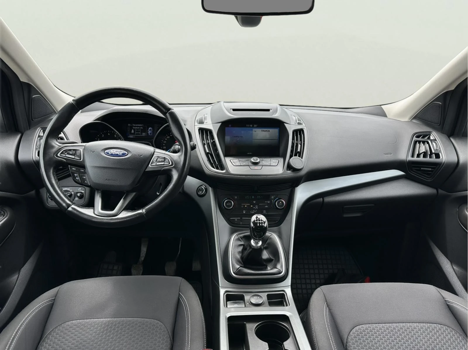Ford Kuga 1.5 EcoBoost, снимка 8 - Автомобили и джипове - 56047780