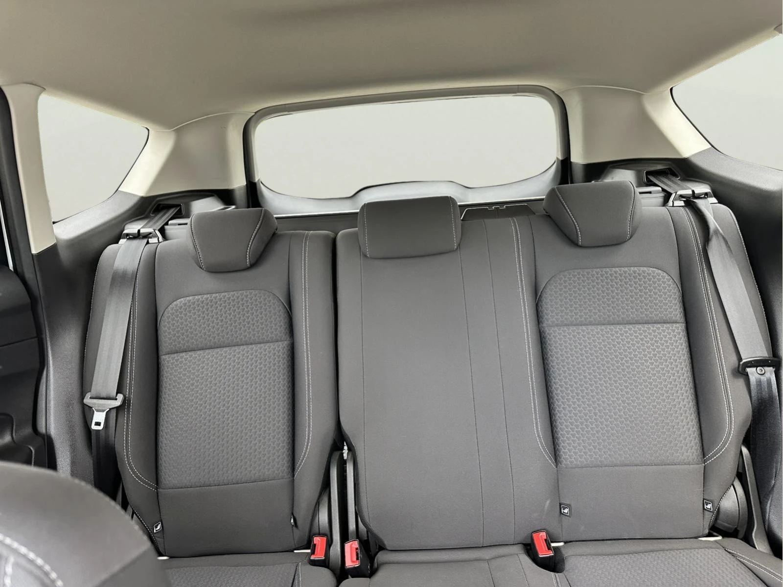 Ford Kuga 1.5 EcoBoost, снимка 11 - Автомобили и джипове - 56047780