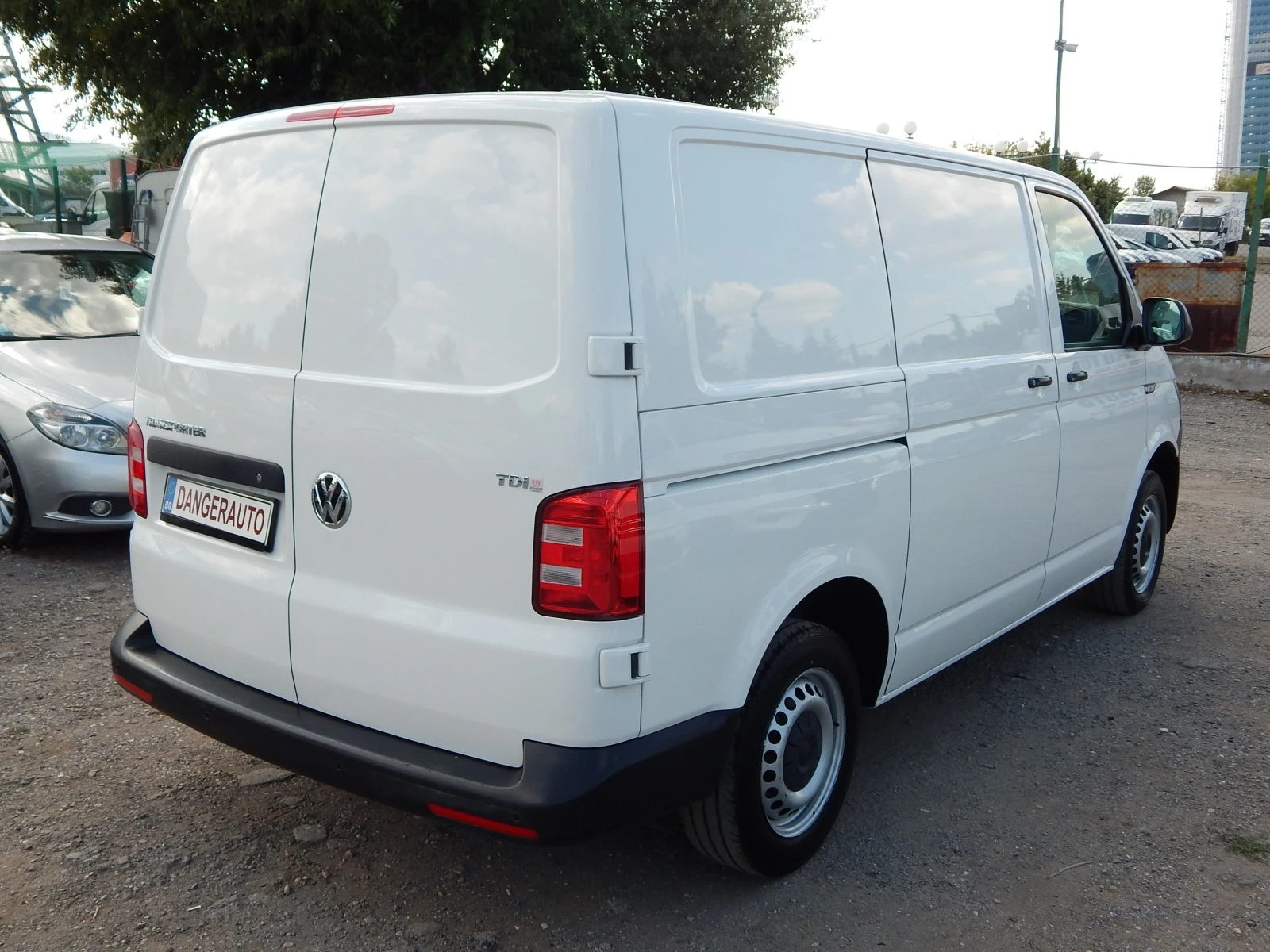 VW Transporter 2.0TDI - изображение 4