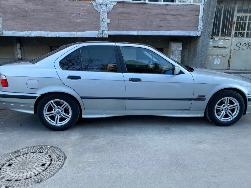 BMW 318 IS, снимка 7 - Автомобили и джипове - 44959745