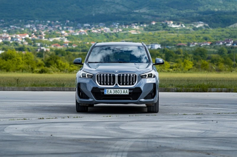 BMW iX iX1 xDrive30, снимка 9 - Автомобили и джипове - 46713233