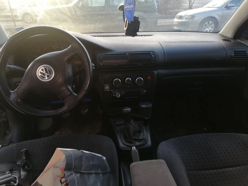 VW Passat 1.9TDI, снимка 6 - Автомобили и джипове - 47553406