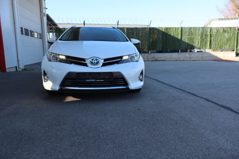 Toyota Auris 1.8i* TOP* , снимка 2 - Автомобили и джипове - 48126269