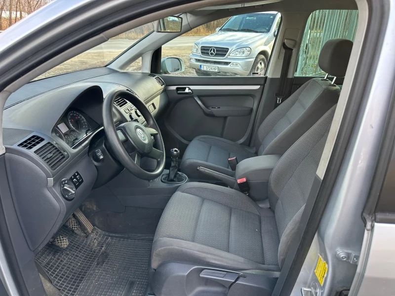 VW Touran 1.9TDI 6скорости, снимка 9 - Автомобили и джипове - 48325865