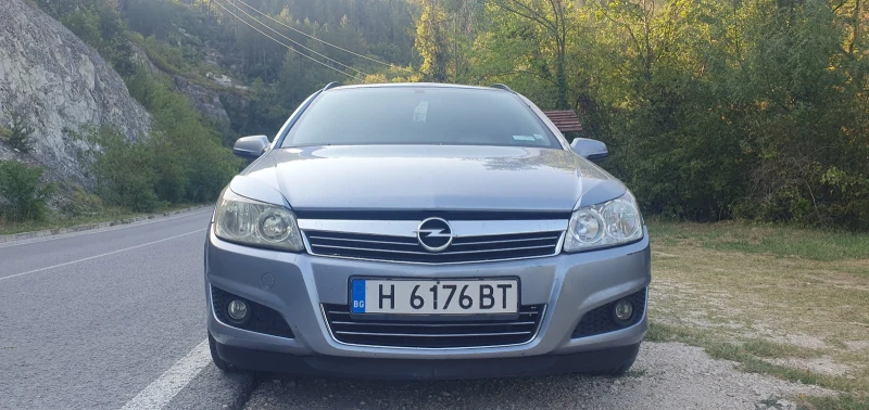 Opel Astra 1.7 CDTI, снимка 3 - Автомобили и джипове - 48873367