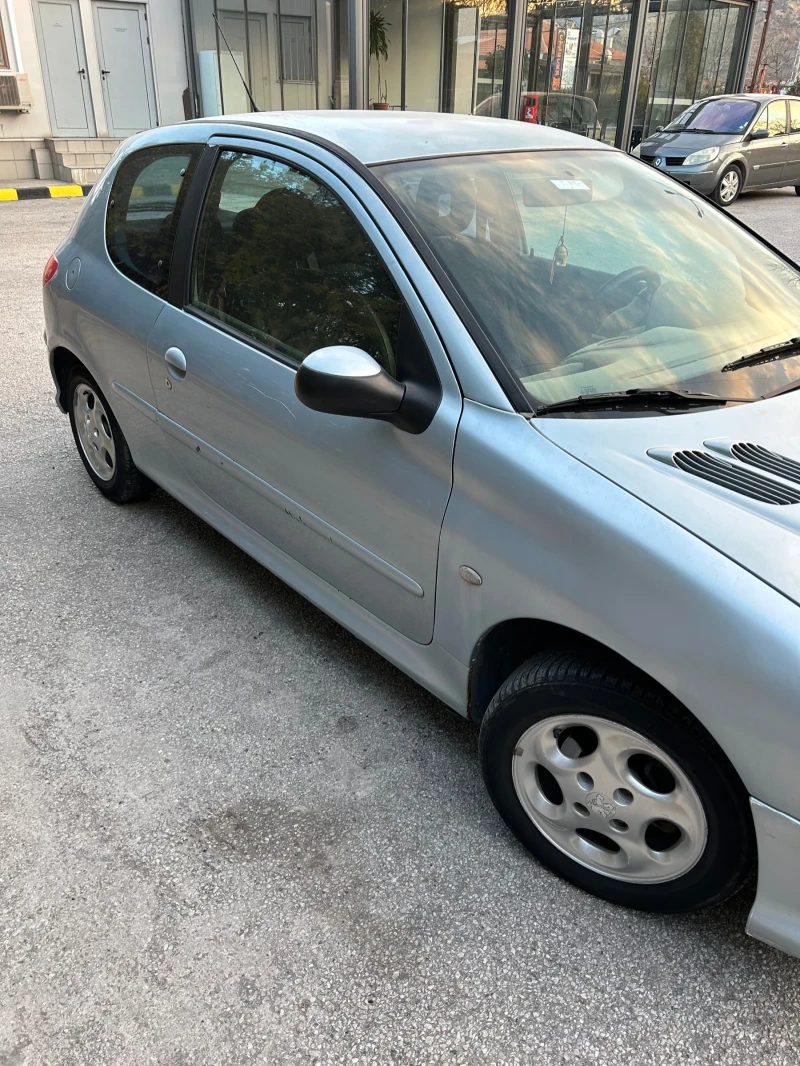 Peugeot 206, снимка 1 - Автомобили и джипове - 49002334