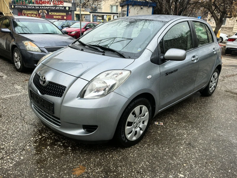 Toyota Yaris 1.0, снимка 1 - Автомобили и джипове - 49307667