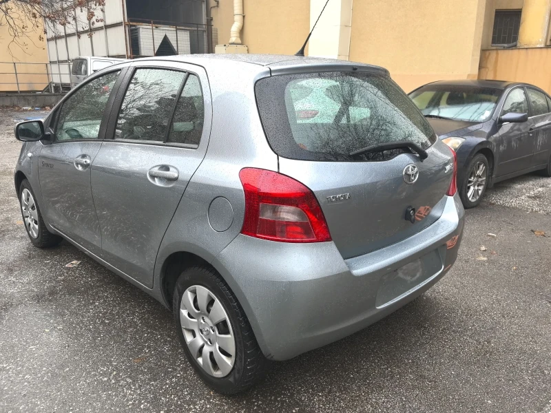 Toyota Yaris 1.0, снимка 3 - Автомобили и джипове - 49307667