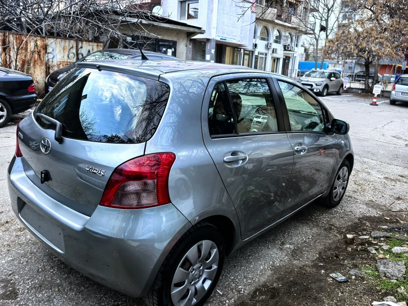 Toyota Yaris 1.0, снимка 1 - Автомобили и джипове - 49237152