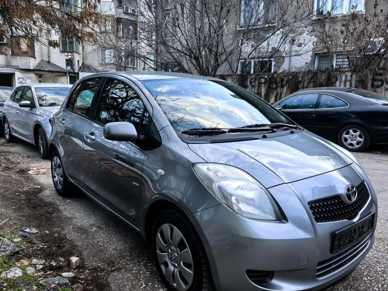 Toyota Yaris 1.0, снимка 4 - Автомобили и джипове - 49237152