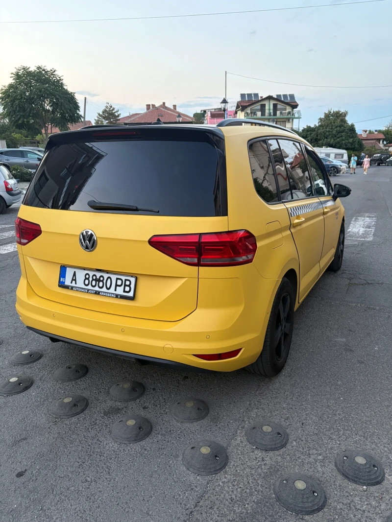 VW Touran 2.0 TDI 110, снимка 3 - Автомобили и джипове - 51801758