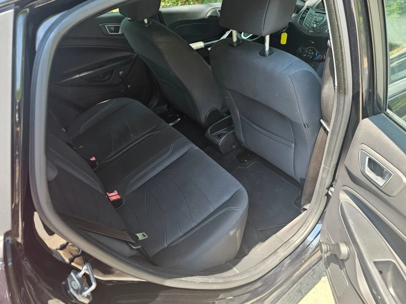 Ford Fiesta 1.5 tdci 95hp, снимка 11 - Автомобили и джипове - 52078900