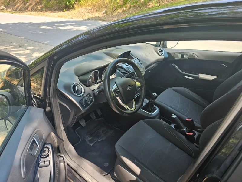 Ford Fiesta 1.5 tdci 95hp, снимка 9 - Автомобили и джипове - 52078900