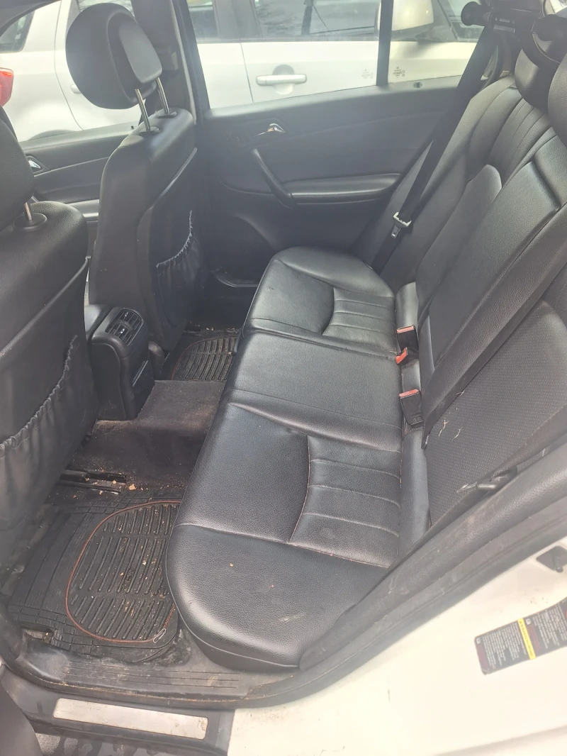 Mercedes-Benz C 200, снимка 3 - Автомобили и джипове - 52370457