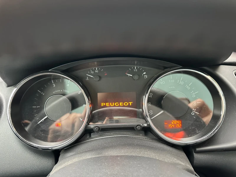 Peugeot 3008 1.6T, снимка 9 - Автомобили и джипове - 52616338